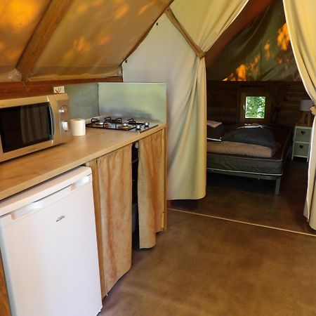 Camping Smile & Braudieres Mezieres-sous-Lavardin Exterior photo