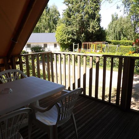 Camping Smile & Braudieres Mezieres-sous-Lavardin Exterior photo
