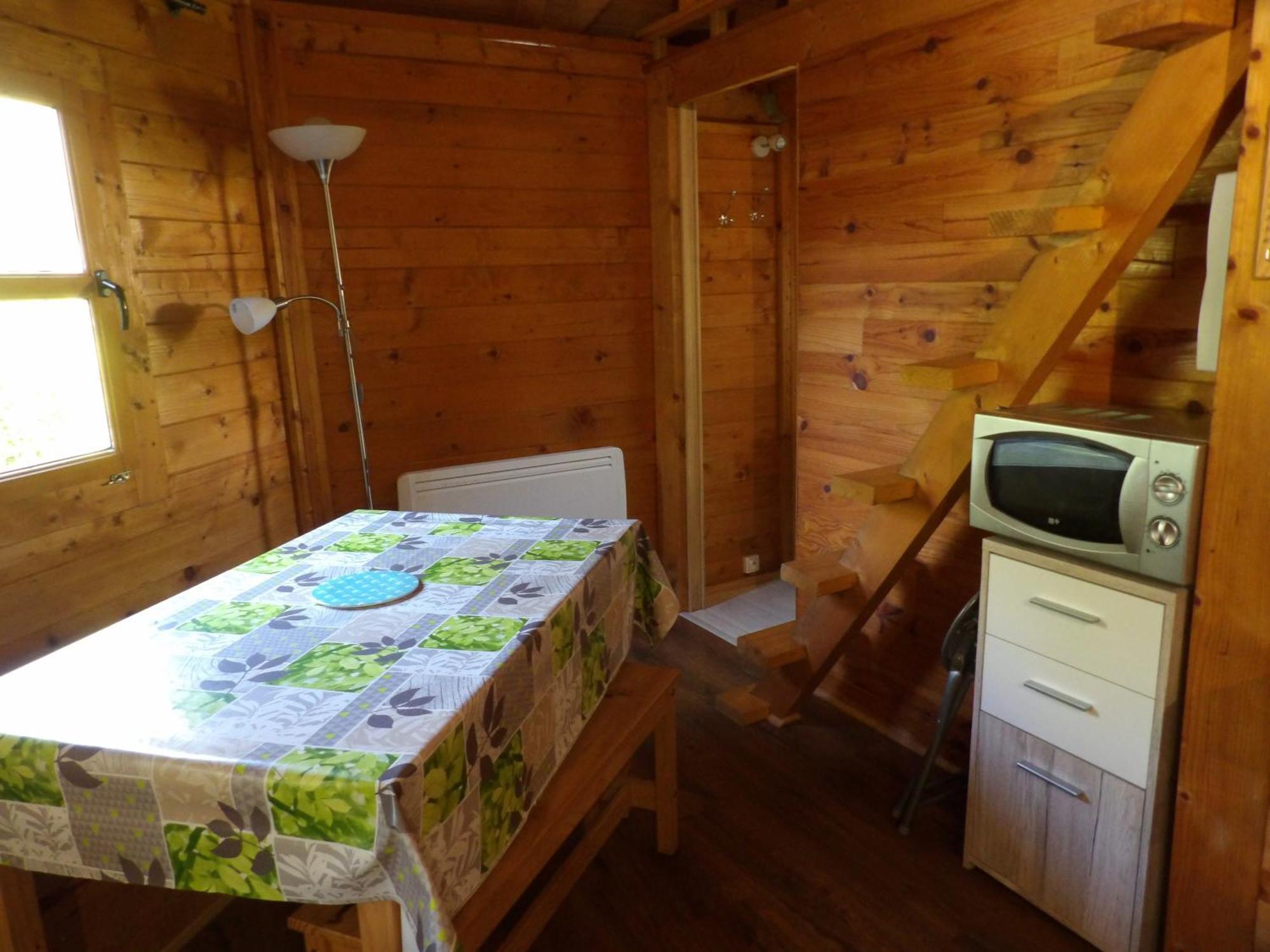 Camping Smile & Braudieres Mezieres-sous-Lavardin Exterior photo