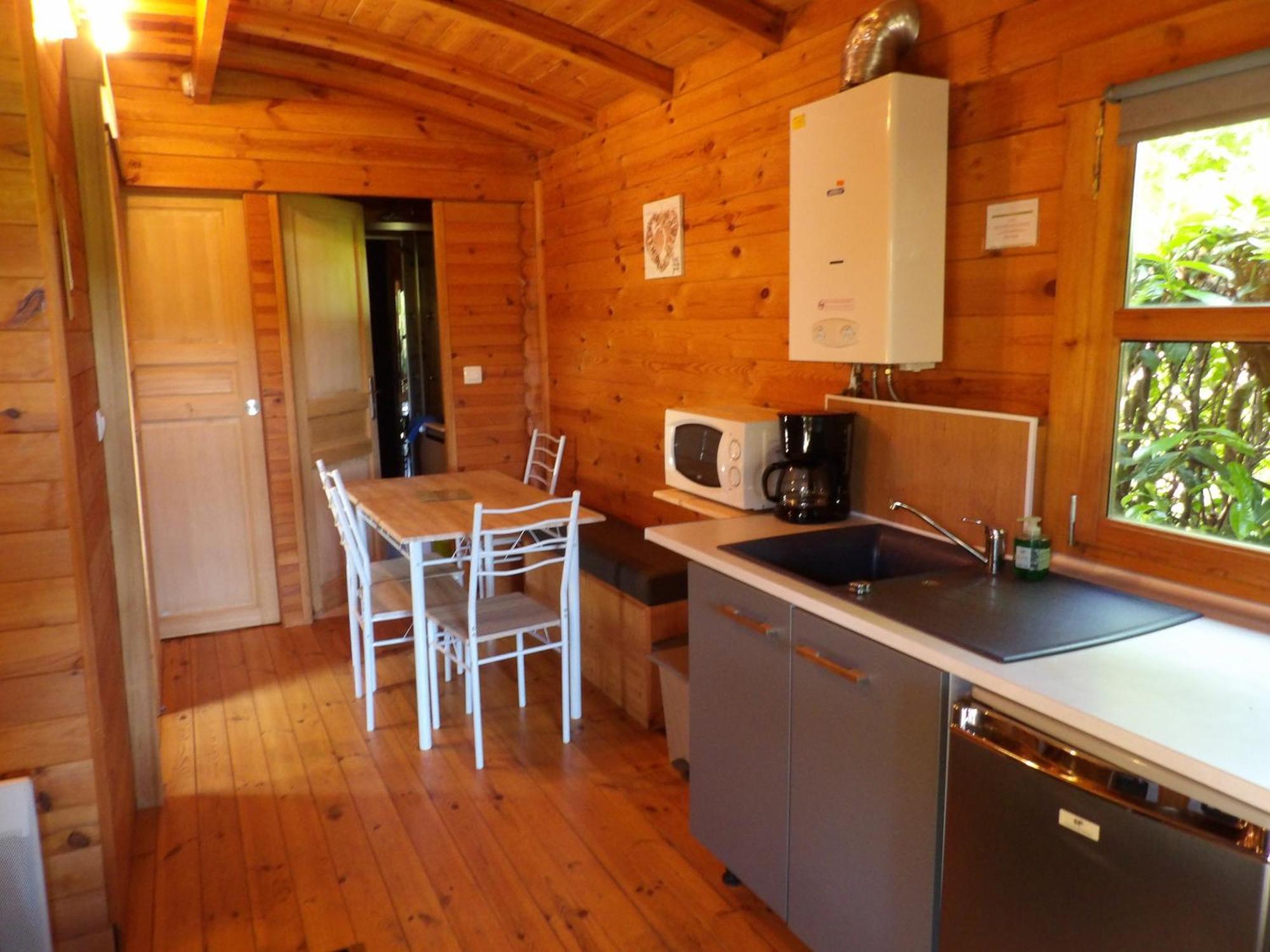 Camping Smile & Braudieres Mezieres-sous-Lavardin Exterior photo