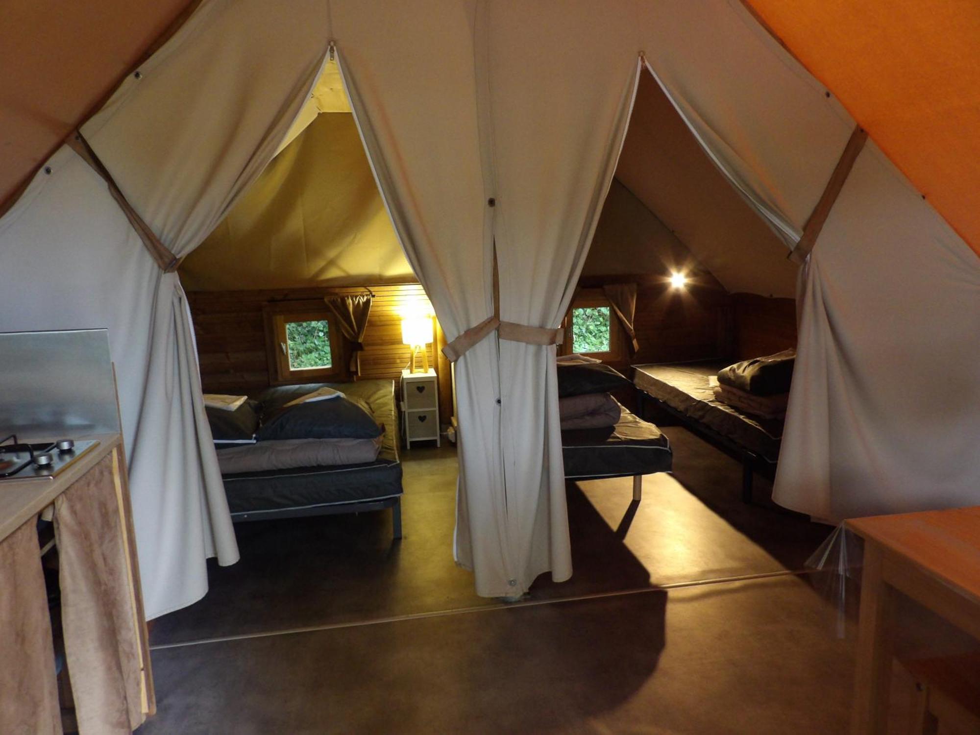 Camping Smile & Braudieres Mezieres-sous-Lavardin Exterior photo